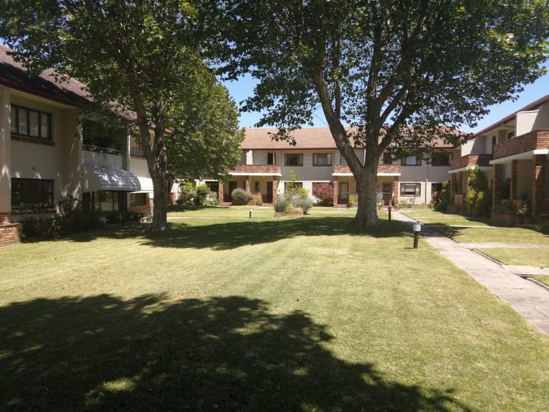 To Let 2 Bedroom Property for Rent in Kenilworth Western Cape